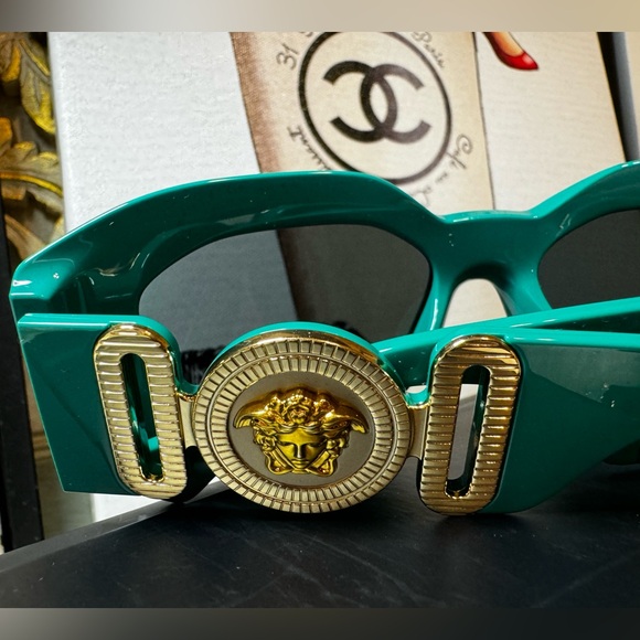 Versace🔥 VE4425U 536487 Sunglasses MAXI MEDUSA
BIGGIE Turquoise Gray Oval Unisex - Picture 10 of 10